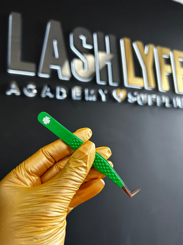 Limited edition “St. Patrick’s Day” Tweezer Limited edition “St. Patrick’s Day” Tweezer